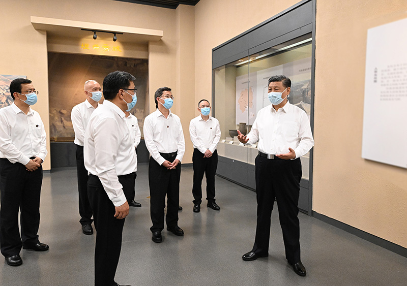 5月16日下午，中共中央总书记、国家主席、中央军委主席习近平在前往陕西西安主持中国－中亚峰会途中，在山西运城博物馆考察。